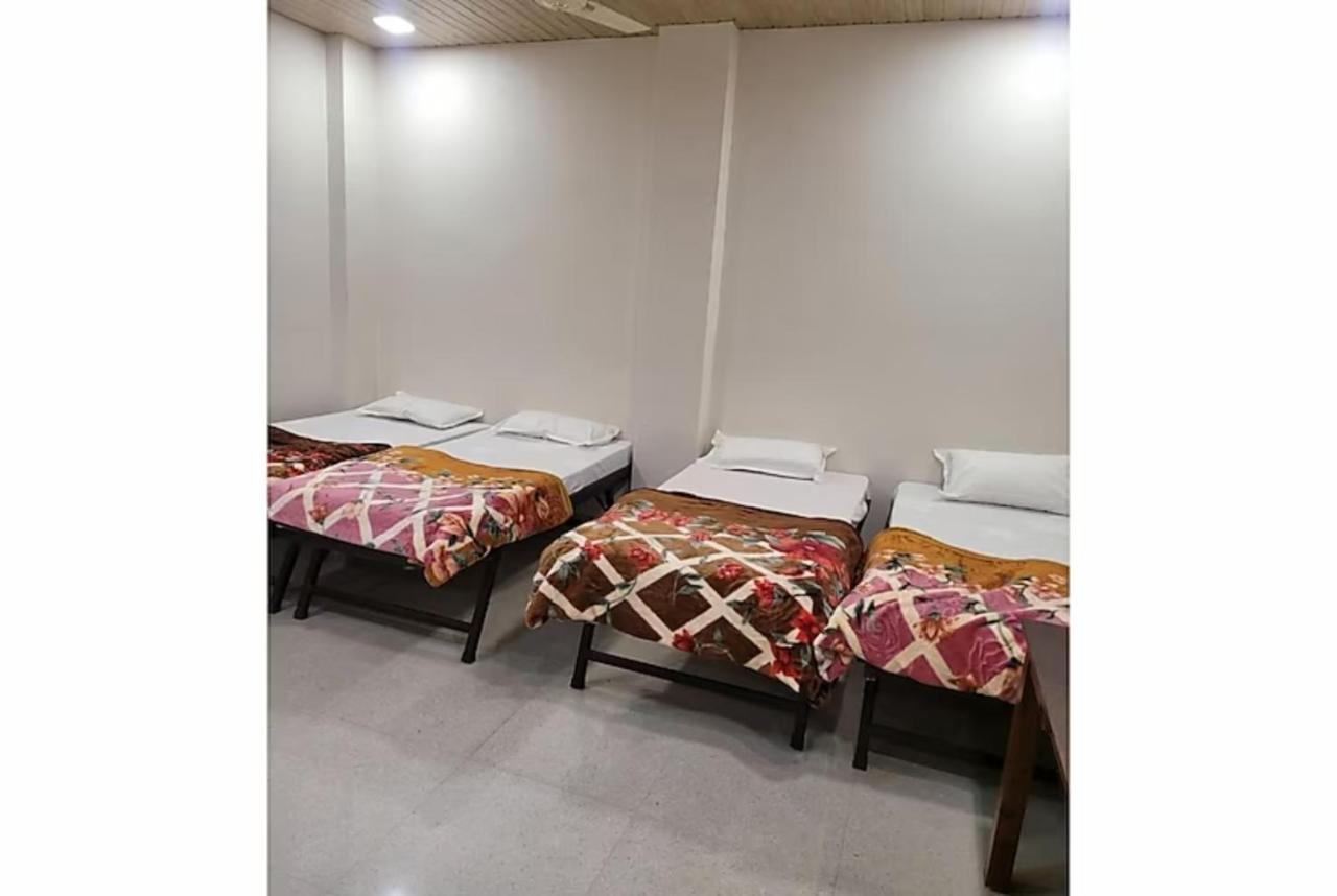 Goroomgo Kashi Paradise Varanasi - "Hotel-At-Prime-Location Spacious-Room With-Wi-Fi-Availability, " — Photos 2