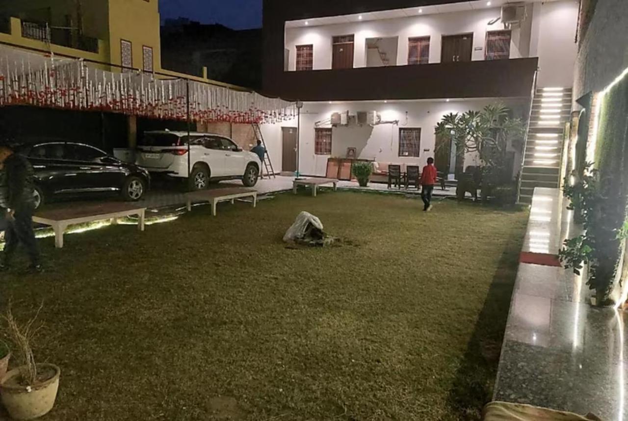 Goroomgo Kashi Paradise Varanasi - "Hotel-At-Prime-Location Spacious-Room With-Wi-Fi-Availability, " — Photos 3